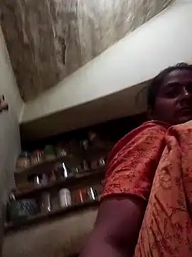 Snapshot of aunty_sumy chatting on 5, 10, 2025 aunty sumy online show from 5, 10, 2025