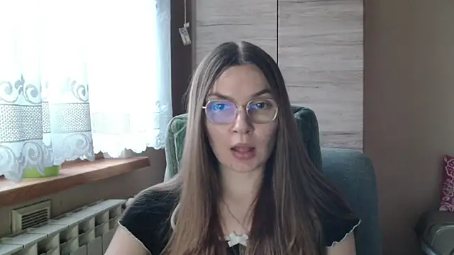 Snapshot of LooveELLYx chatting on 21, 12, 2025 LooveELLYx online show from 21, 12, 2025