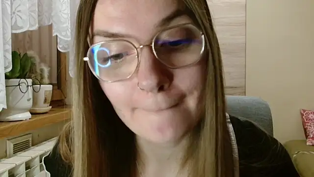 Snapshot of LooveELLYx chatting on 6, 1, 2026 LooveELLYx online show from 6, 1, 2026