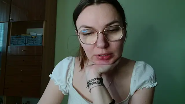 Snapshot of LooveELLYx chatting on 16, 1, 2026 LooveELLYx online show from 16, 1, 2026