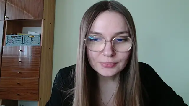 Snapshot of LooveELLYx chatting on 2, 2, 2026 LooveELLYx online show from 2, 2, 2026