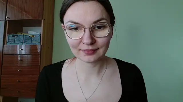 Snapshot of LooveELLYx chatting on 10, 2, 2026 LooveELLYx online show from 10, 2, 2026