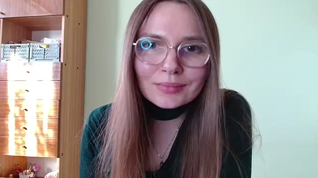 LooveELLYx online show from 4, 3, 2026