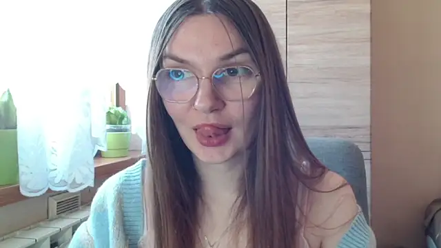 Snapshot of LooveELLYx chatting on 11, 4, 2026 LooveELLYx online show from 11, 4, 2026