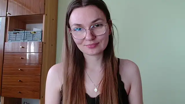Snapshot of LooveELLYx chatting on 14, 4, 2026 LooveELLYx online show from 14, 4, 2026