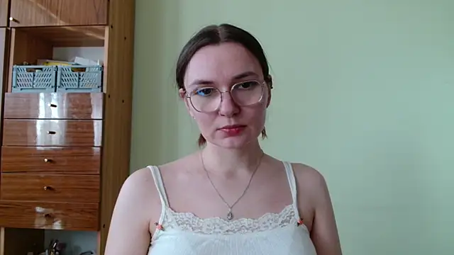 Snapshot of LooveELLYx chatting on 22, 4, 2026 LooveELLYx online show from 22, 4, 2026