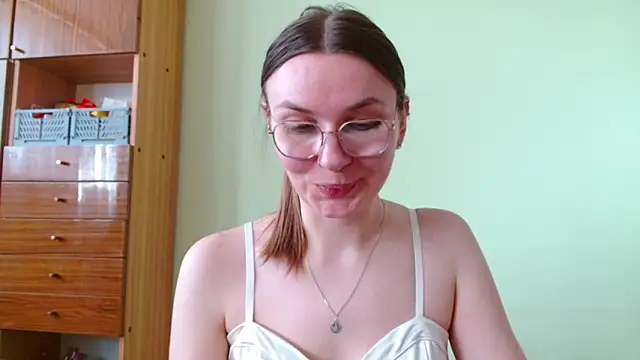 Snapshot of LooveELLYx chatting on 29, 4, 2026 LooveELLYx online show from 29, 4, 2026