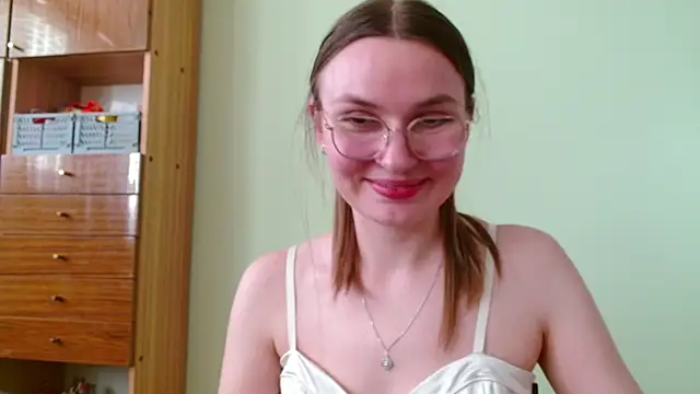 Snapshot of LooveELLYx chatting on 29, 4, 2026 LooveELLYx online show from 29, 4, 2026