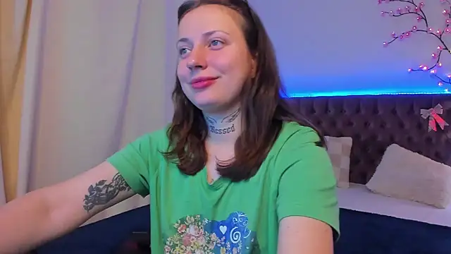 Snapshot of LilaVame chatting on 19, 10, 2025 LilaVame online show from 19, 10, 2025