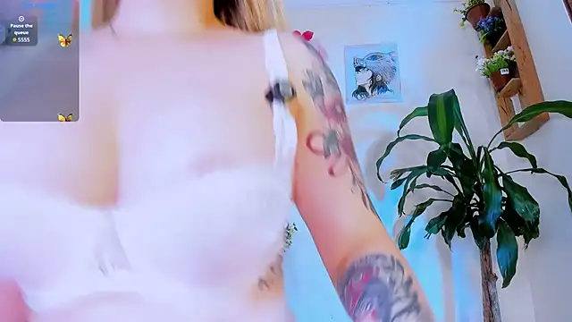 Snapshot of Simonesmith01 chatting on 2, 12, 2025 Simonesmith01 online show from 2, 12, 2025