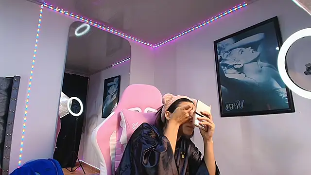 Snapshot of GraceWallace_ chatting on 9, 11, 2025 GraceWallace online show from 9, 11, 2025