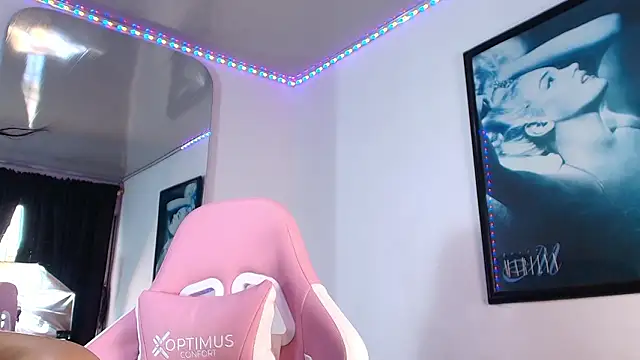 Snapshot of GraceWallace_ chatting on 8, 2, 2026 GraceWallace online show from 8, 2, 2026