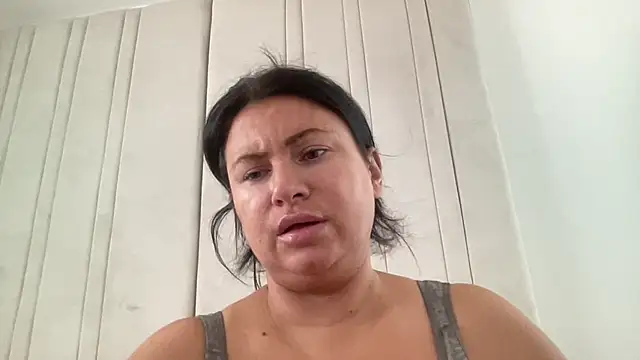 Desire-XOXOX online show from 9, 10, 2025