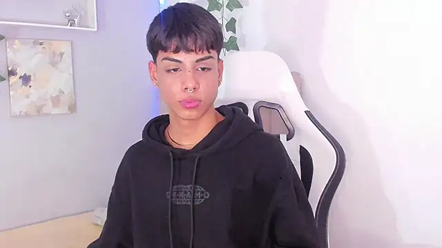 Snapshot of Thomas_wil chatting on 11, 9, 2025 Thomas wil online show from 11, 9, 2025