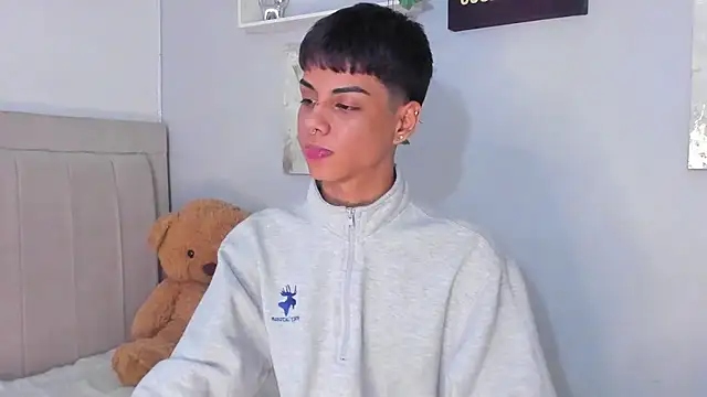 Snapshot of Thomas_wil chatting on 27, 11, 2025 Thomas wil online show from 27, 11, 2025