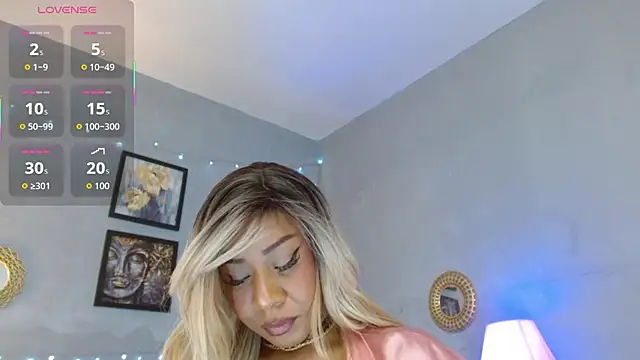 Snapshot of Corinndupontx chatting on 10, 10, 2025 Corinndupontx online show from 10, 10, 2025