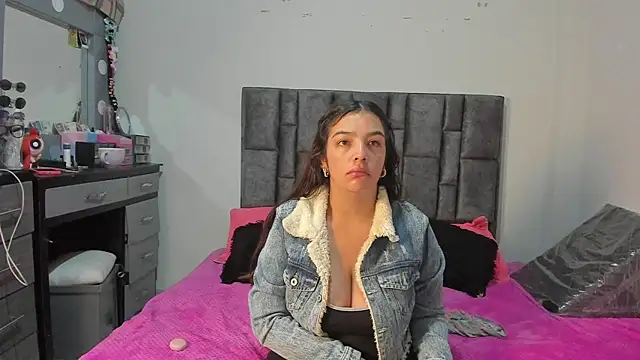 Esmeraldaa- online show from 29, 4, 2026