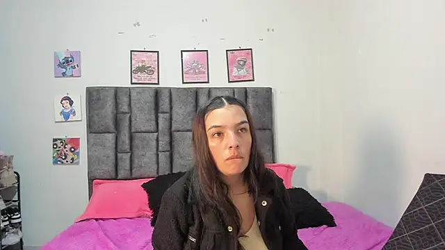 Esmeraldaa- online show from 21, 6, 2026