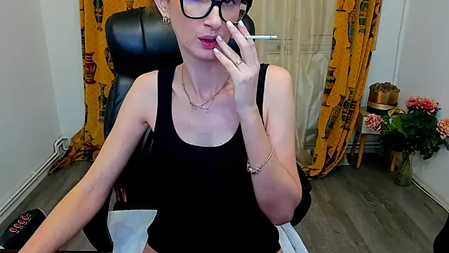 Snapshot of NaughtyWifey1 chatting on 4, 2, 2026 NaughtyWifey1 online show from 4, 2, 2026