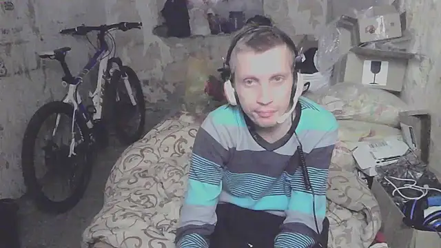 Snapshot of makarov1993 chatting on 4, 10, 2025 makarov1993 online show from 4, 10, 2025