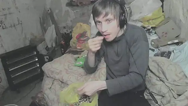 Snapshot of makarov1993 chatting on 14, 4, 2026 makarov1993 online show from 14, 4, 2026