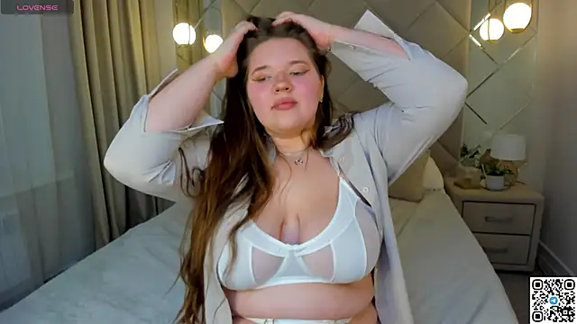 Chloee White online show from 8, 11, 2025