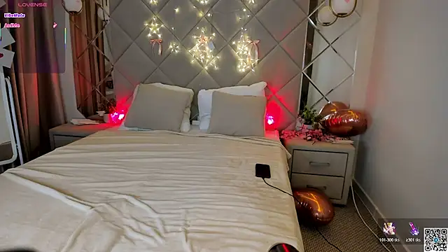 Snapshot of Chloee_White chatting on 6, 3, 2026 Chloee White online show from 6, 3, 2026