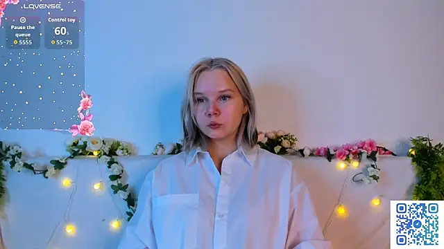 Snapshot of girlllsooft chatting on 30, 11, 2025 girlllsooft online show from 30, 11, 2025