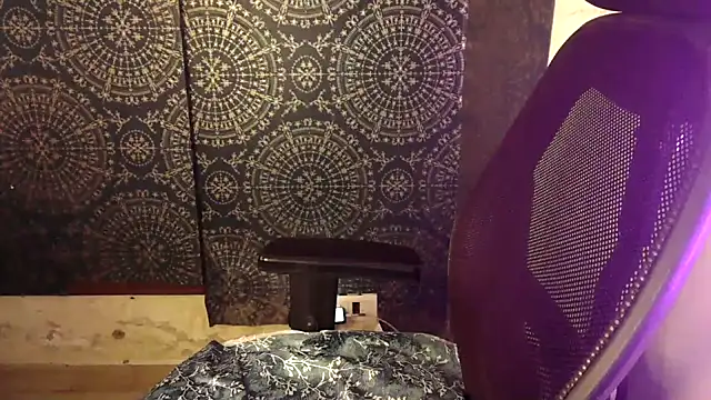 Snapshot of catpussy_ruhi chatting on 4, 11, 2025 catpussy ruhi online show from 4, 11, 2025