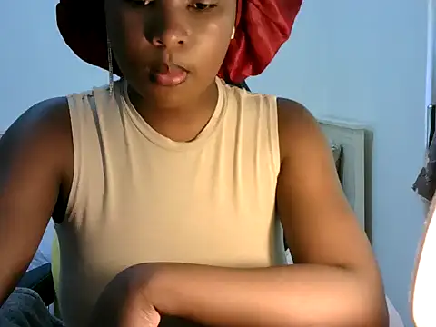 Snapshot of zoe215 chatting on 20, 5, 2026 zoe215 online show from 20, 5, 2026
