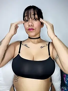 Snapshot of violettaa_millerss chatting on 29, 4, 2026 violettaa millerss online show from 29, 4, 2026
