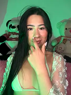 evelyn ch  online show from 3, 10, 2025