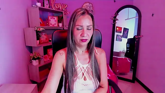 Stefy Zea online show from 6, 11, 2025