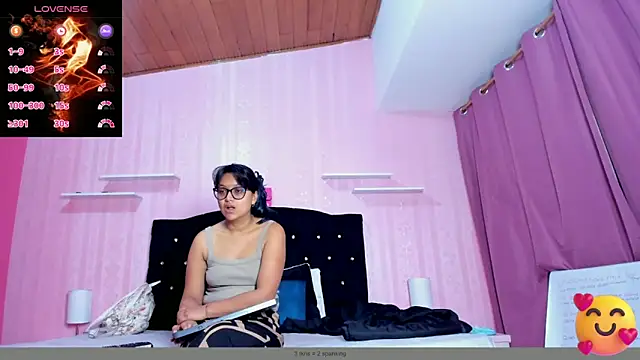 Snapshot of Azul_Moon chatting on 13, 9, 2025 Azul Moon online show from 13, 9, 2025