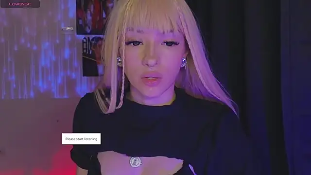 Snapshot of Moonlightt_21 chatting on 11, 4, 2026 Moonlightt 21 online show from 11, 4, 2026
