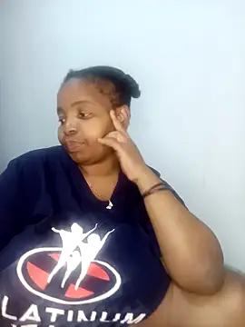 Snapshot of ShySexyBaddiexx chatting on 15, 9, 2025 ShySexyBaddiexx online show from 15, 9, 2025