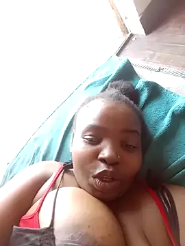 Snapshot of ShySexyBaddiexx chatting on 25, 10, 2025 ShySexyBaddiexx online show from 25, 10, 2025