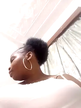 Snapshot of ShySexyBaddiexx chatting on 6, 11, 2025 ShySexyBaddiexx online show from 6, 11, 2025