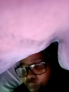 Snapshot of ShySexyBaddiexx chatting on 10, 11, 2025 ShySexyBaddiexx online show from 10, 11, 2025