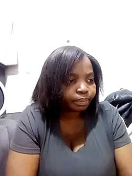 Snapshot of ShySexyBaddiexx chatting on 25, 11, 2025 ShySexyBaddiexx online show from 25, 11, 2025