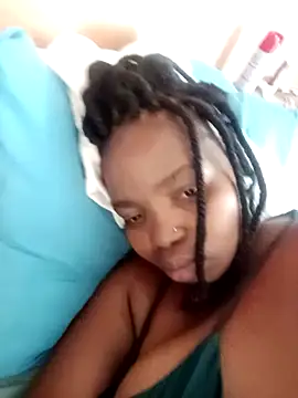 Snapshot of ShySexyBaddiexx chatting on 8, 1, 2026 ShySexyBaddiexx online show from 8, 1, 2026