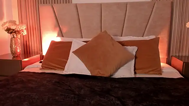 Victoria Beaumont online show from 18, 10, 2025