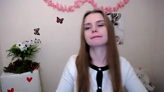 Snapshot of OceanicDawn chatting on 8, 4, 2026 OceanicDawn online show from 8, 4, 2026