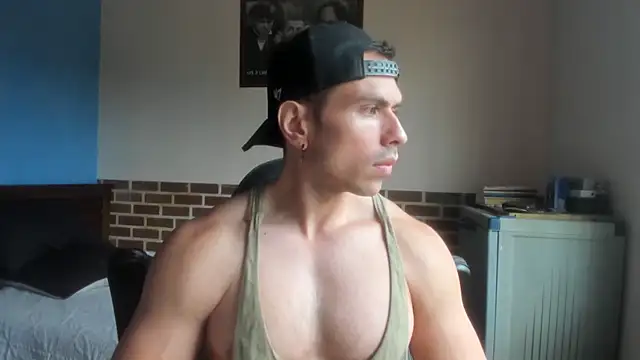 Snapshot of justinkarter chatting on 4, 7, 2026 justinkarter online show from 4, 7, 2026