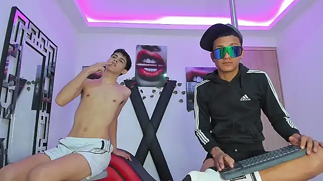 Snapshot of TWINKS_FRIENDS chatting on 30, 9, 2025 TWINKS FRIENDS online show from 30, 9, 2025