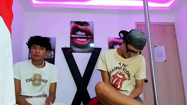 Snapshot of TWINKS_FRIENDS chatting on 24, 10, 2025 TWINKS FRIENDS online show from 24, 10, 2025