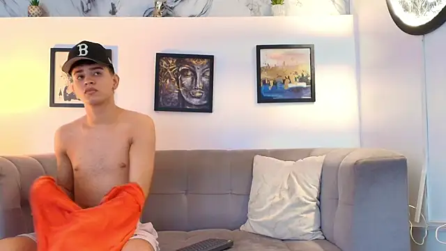 TWINKS FRIENDS online show from 12, 4, 2026