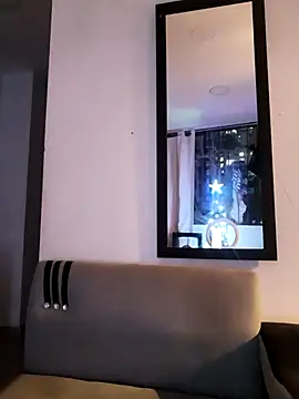 Hiroshi Shen online show from 17, 12, 2025