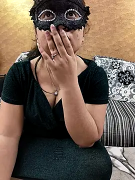 Iampriyaaa15 online show from 13, 1, 2026