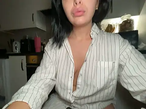 Snapshot of FrancescaXO chatting on 17, 4, 2026 FrancescaXO online show from 17, 4, 2026